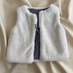 Jacadi Ivory Faux Fur Vest, size 36Months